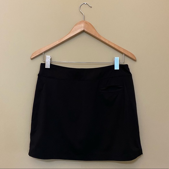 Puma Ladies Solid Knit Black Golf Skirt w/ Built-in Shorts size M - Picture 3 of 9